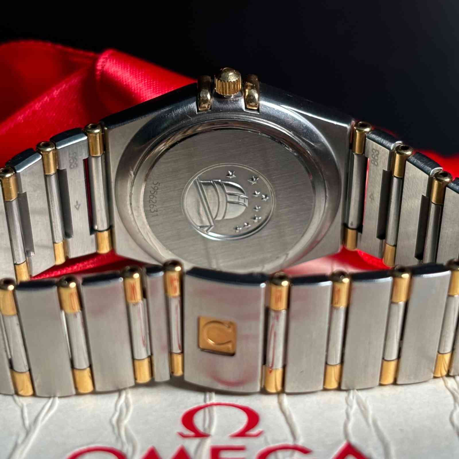 ساعت زنانه امگا  27.5 میلیمتری سرمیخ طلا Omega Constellation